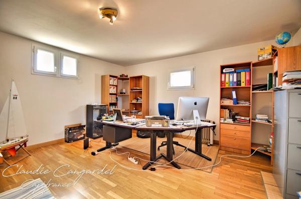 Maison à vendre 8 pièces proche de LA JARRIE (17)