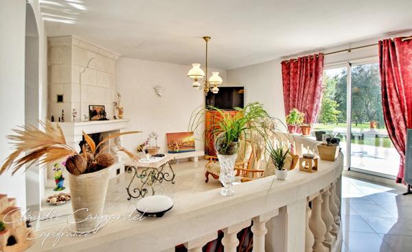 Maison à vendre 8 pièces proche de LA JARRIE (17)