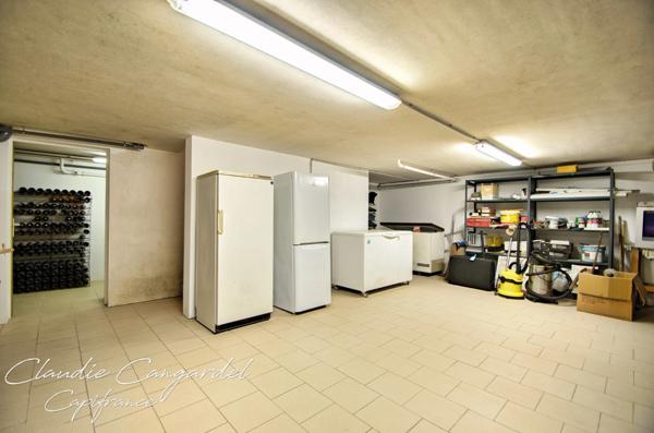 Maison à vendre 8 pièces proche de LA JARRIE (17)