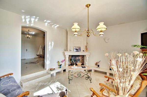 Maison à vendre 8 pièces proche de LA JARRIE (17)