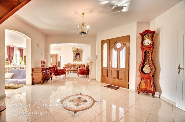 Maison à vendre 8 pièces proche de LA JARRIE (17)