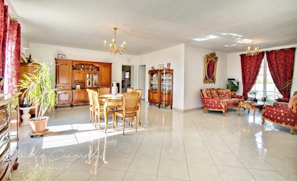 Maison à vendre 8 pièces proche de LA JARRIE (17)