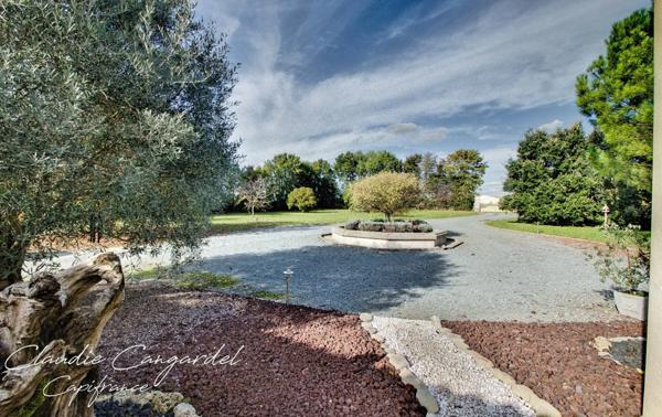 Maison à vendre 8 pièces proche de LA JARRIE (17)