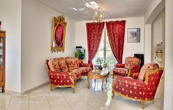 Maison à vendre 8 pièces proche de LA JARRIE (17)