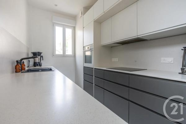Maison à vendre  5 pièces - 109,50 m 2   ST MAUR DES FOSSES  - 94