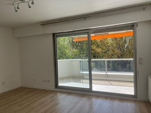 A VENDRE 2P 45m² VUE JARDIN BALCON LES HESPERIDES VAL DE BEAUTE
