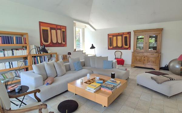 Maison à vendre    6 pièces • 295 m2 La Crau