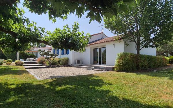 Maison à vendre    6 pièces • 295 m2 La Crau