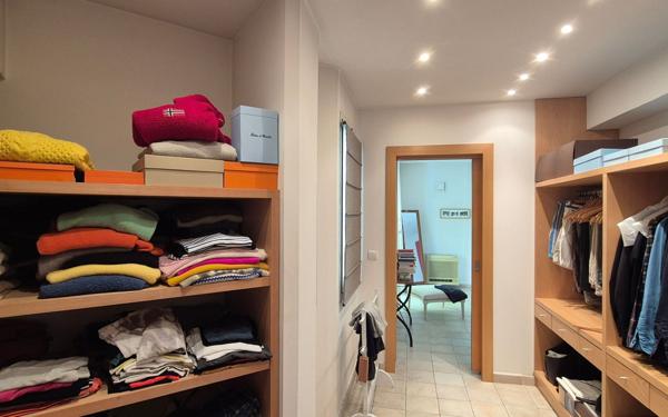 Maison à vendre    6 pièces • 295 m2 La Crau