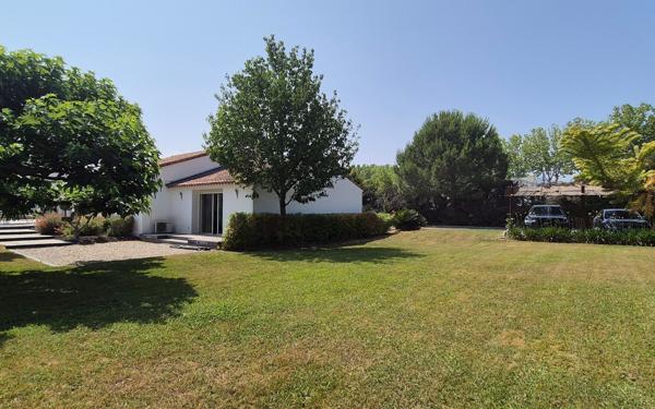 Maison à vendre    6 pièces • 295 m2 La Crau