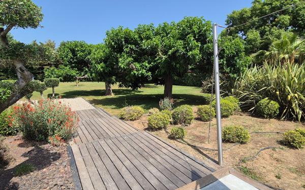 Maison à vendre    6 pièces • 295 m2 La Crau