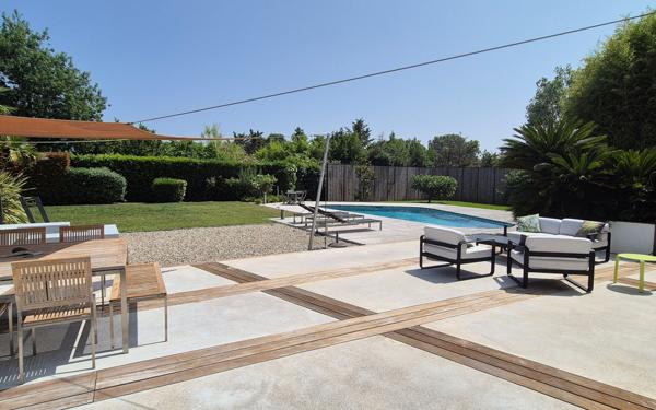 Maison à vendre    6 pièces • 295 m2 La Crau