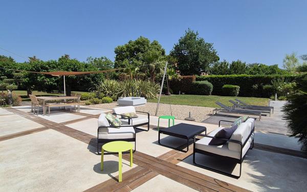 Maison à vendre    6 pièces • 295 m2 La Crau