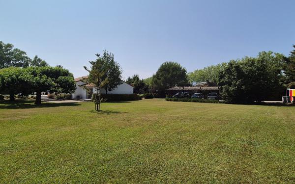 Maison à vendre    6 pièces • 295 m2 La Crau