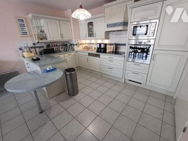 BAS ST HONORE, proche CENTRE : Bel appart  type 3 de 74 m² avec PARKING, ASCENSEUR et TERRASSE