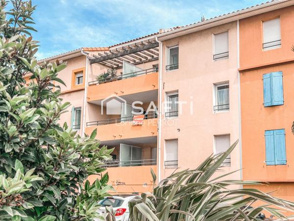 Vue port, terrasse plein sud et parking sécurisé