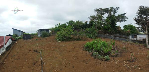 Terrain constructible de 534m2 à St Paul secteur LE GUILLAUME