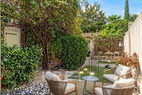 COURBEVOIE (92400) - COEUR DE VILLE - MAISON INDIVIDUELLE - SANS VIS-À-VIS - JARDIN PAYSAGER - CALME