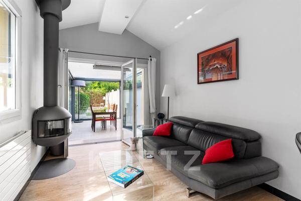 COURBEVOIE (92400) - COEUR DE VILLE - MAISON INDIVIDUELLE - SANS VIS-À-VIS - JARDIN PAYSAGER - CALME