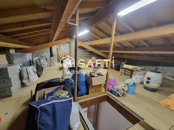 VILLA D'ENVIRON DE 140 m², PISCINE ET GARAGE