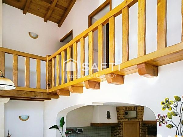 MAISON DE CHARME SUR PONS (17800)