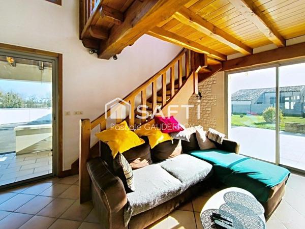 MAISON DE CHARME SUR PONS (17800)