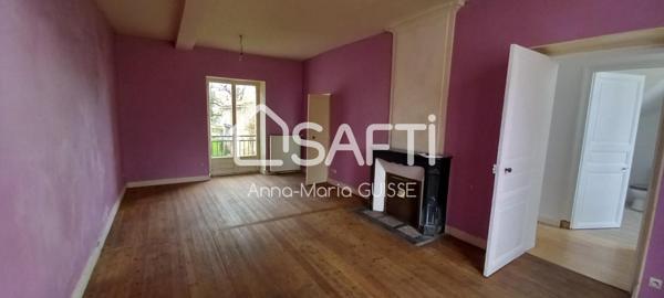 Maison Charentaise située au cœur de Rouillac