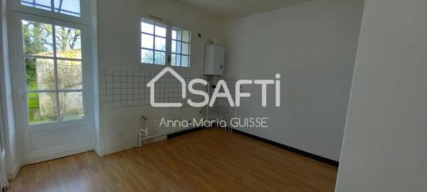 Maison Charentaise située au cœur de Rouillac