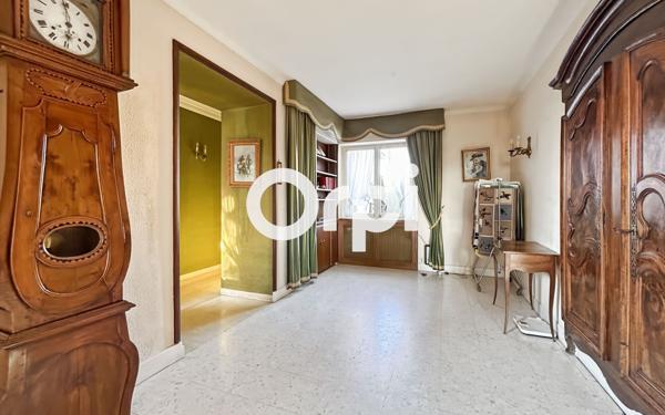 Maison à vendre    6 pièces •  Chazelles-sur-Lyon