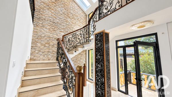 Maison à vendre 6 pièces 368,51 m² Colombes