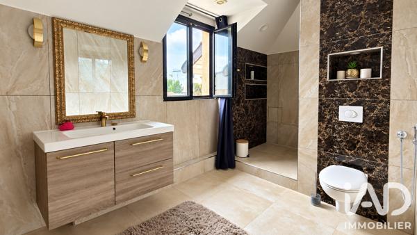 Maison à vendre 6 pièces 368,51 m² Colombes