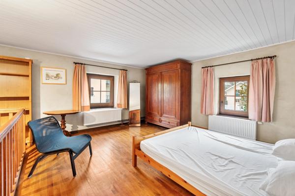 À VENDRE – Charmante ferme rénovée avec gîte indépendant et grange – Prévessin-Moëns