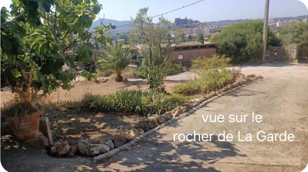 Charmante maison provençale surélevée avec vue dégagée
