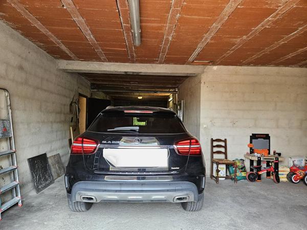 Penne d'Agenais -: Maison plain pied, 6 pièces - 4 Chambres -145 m², vue - piscine - double garage - parc