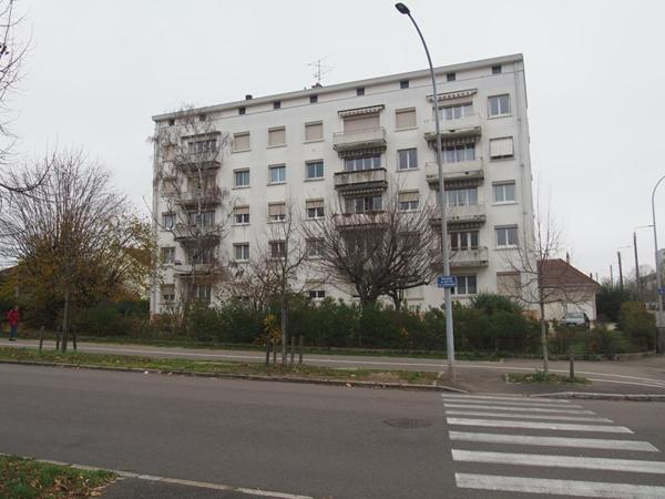 Garage box extérieur