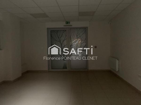 A VENDRE BUREAUX HANGAR ATELIER 191 m2