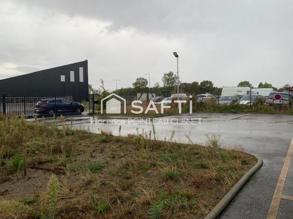 A VENDRE BUREAUX HANGAR ATELIER 191 m2