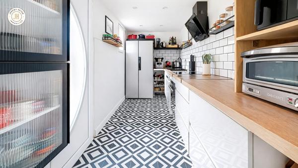 À vendre - Maison mitoyenne 1 côté, 4 pièces située à Pont-de-Chéruy (38230)