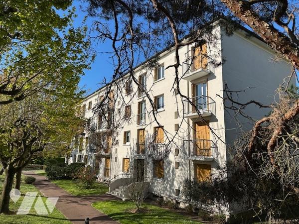 Appartement à Vendre à Montmorency (95160) en Val-d'Oise, 96 m2 habitable, 4 pièces, 3 chambres