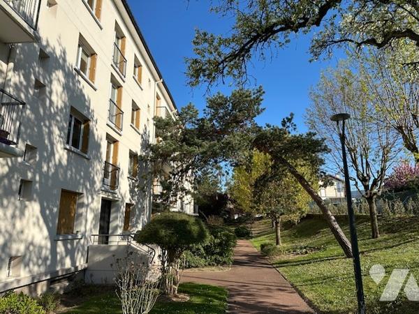 Appartement à Vendre à Montmorency (95160) en Val-d'Oise, 96 m2 habitable, 4 pièces, 3 chambres