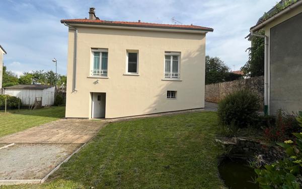 Maison à vendre    4 pièces • 107 m2 La Jonchère-Saint-Maurice