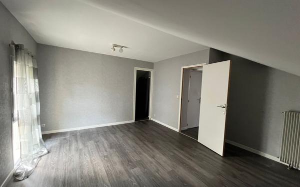 Maison à vendre    4 pièces • 107 m2 La Jonchère-Saint-Maurice