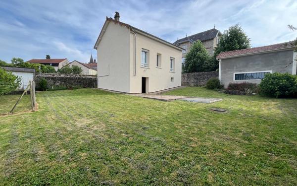 Maison à vendre    4 pièces • 107 m2 La Jonchère-Saint-Maurice