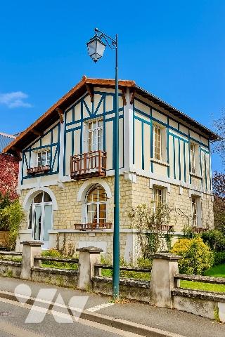 Charmante maison 1930 à Saint-Cyr-sur-Loire
Rue Victor Hugo – Environnement recherché