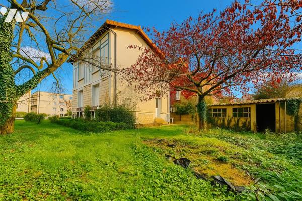 Charmante maison 1930 à Saint-Cyr-sur-Loire
Rue Victor Hugo – Environnement recherché