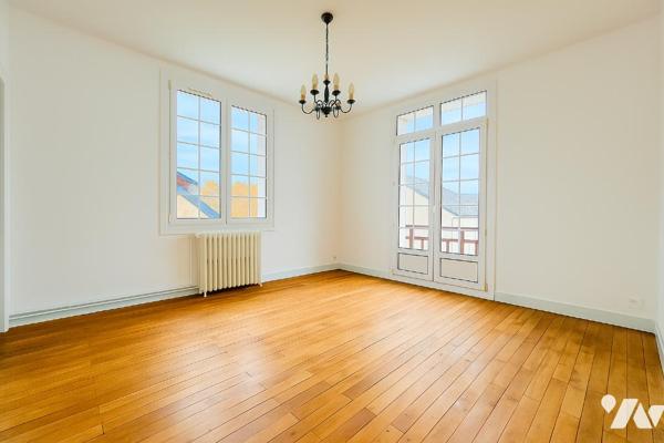 Charmante maison 1930 à Saint-Cyr-sur-Loire
Rue Victor Hugo – Environnement recherché