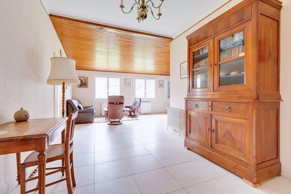 A Vendre. Nantes Zola. Maison Familiale Avec Garage Et Jardin Au Calme