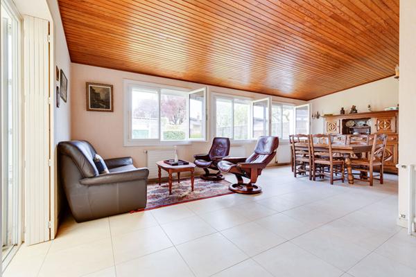 A Vendre. Nantes Zola. Maison Familiale Avec Garage Et Jardin Au Calme