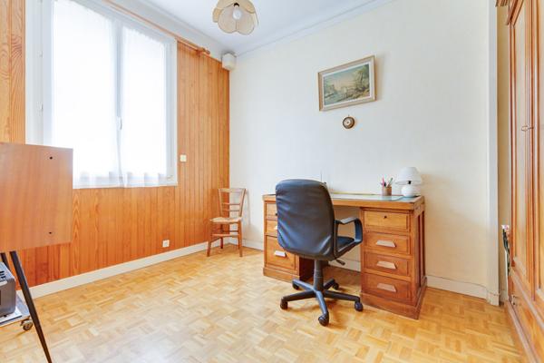 A Vendre. Nantes Zola. Maison Familiale Avec Garage Et Jardin Au Calme