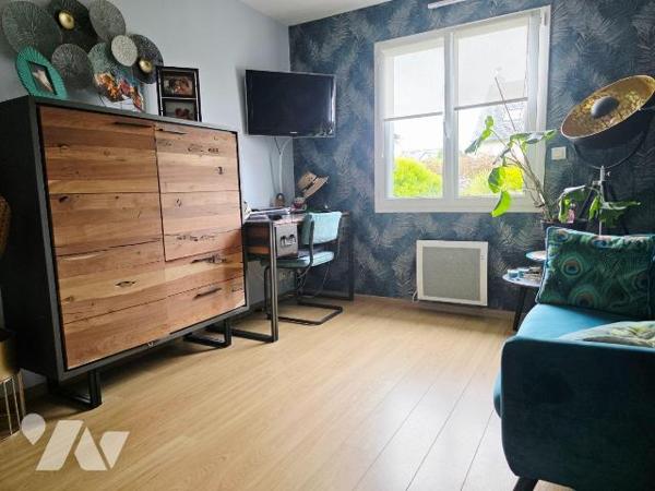 LANDEDA.  Belle maison traditionnelle de 2005 de 172m2  + une extension  en bois de 2012, posée...